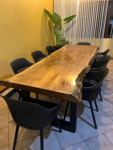Mesa de pequiá