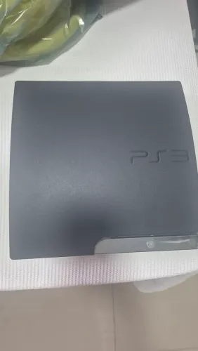 PlayStation 3 Slim 320 GB + 2 Controles + 8 Jogos