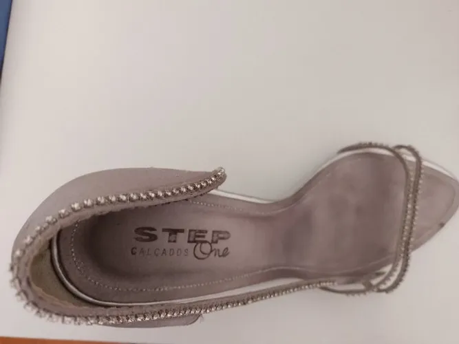 Sapato ara festa cinza, em cetim, marca step onw ,loja chique. 