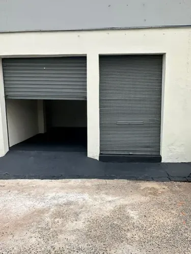 Sala comercial no bairro Martins ( em frente ao Hospital Santa Genoveva )