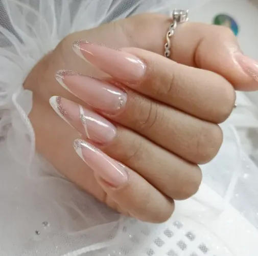 Manicure - Alongamento em Acrílico - Tradicional - No Setor Garavelo - Contato pelo Whats