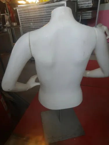 Manequim meio corpo
