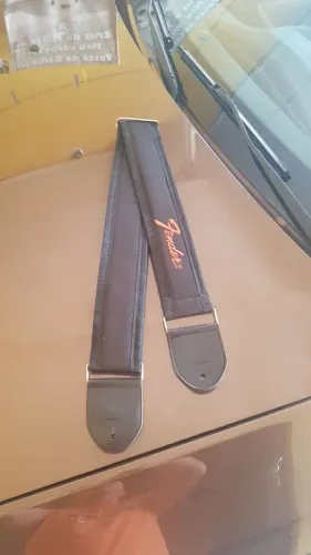 Alça Fender de violão nova (Troco por carregador Samsung 25W preto / Aceito cartão)