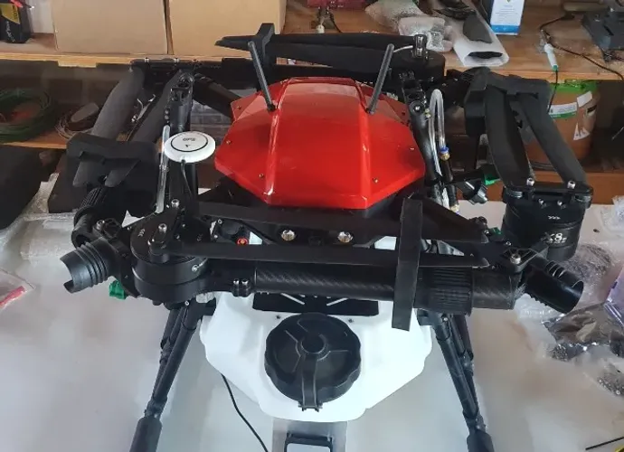 Drone agrícola pulverizador - 10 litros de calda