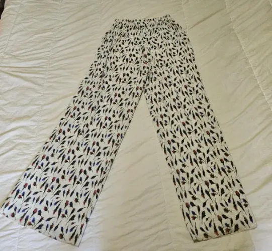 Calça comprida estampada - tamanho M - usada apenas 1 vez - Aceito oferta