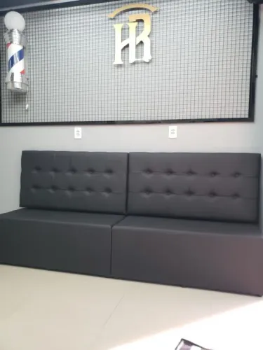 Sofás booth 2 lugares ideal para barbearia e recepção em até 10x sem juros