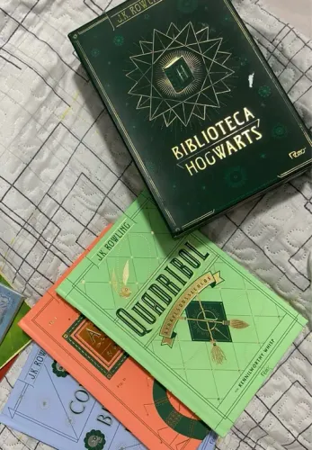 Box biblioteca de hogwarts (livros harry potter) 