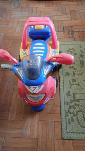 Moto Elétrica Infantil - Diversão Garantida!