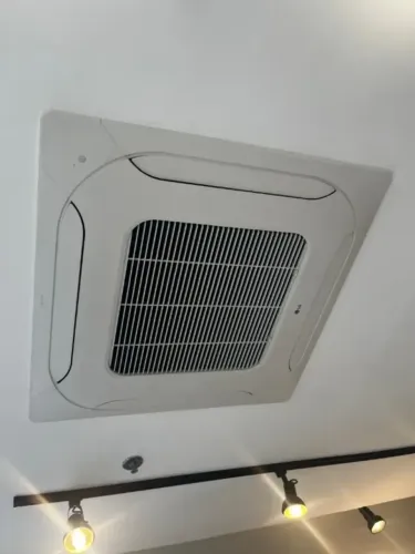 AR CONDICIONADO (18.000 BTUs) LG cassete em perfeito estado