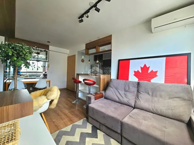 Apartamento 2 quartos, 1 vaga de garagem, mobiliado, bairro Jardim Carvalho em Porto Alegr
