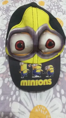 Boné minions usado.