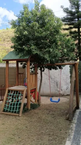 Playground - Parquinho com Balanço, Casinha e Escorregador 