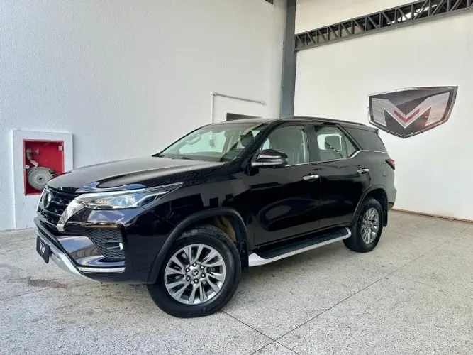 Toyota Hilux SW4 SRX 4X4 2.8 TDI 16V Dies. Aut. 2022