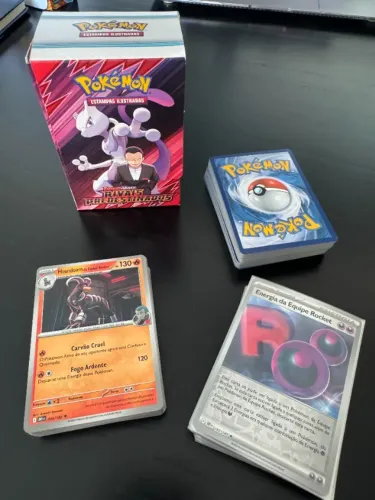 Coleção Pokémon TCG - Rivais Predestinados