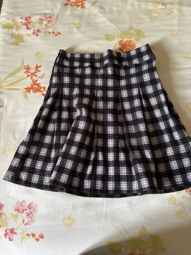 Saia Xadrez Preta e Branca - Estilo e Conforto!