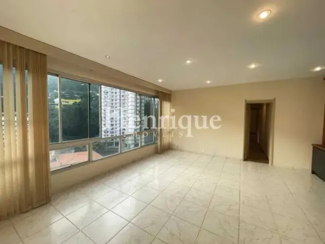 Apartamento - / Residencial / Laranjeiras