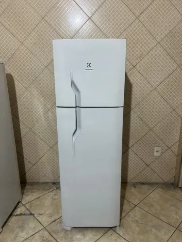 Geladeira Electrolux Duplex Frost Free 