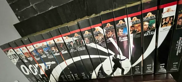 Coleção Completa James Bond 007 em VHS - 19 Fitas Originais MGM 