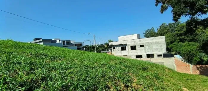 Terreno à Venda no Condomínio Bosque da Mata em Valinhos no bairro Vila Pagano.