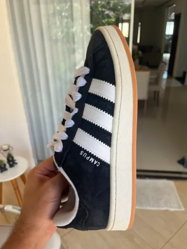 Adidas campus