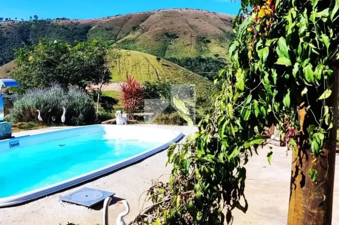 Magnifica Chácara à venda com 1700m² terreno e 240m² construção, Piscina - Purunduva, Pira