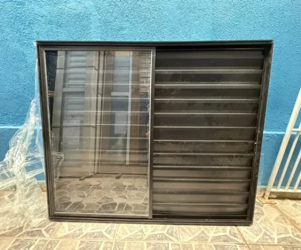VENEZIANA 3 FOLHAS SEM GRADE PRETO - A PARTIR DE R$660