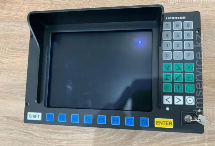 Monitor de controle e operação da marca LIEBHERR