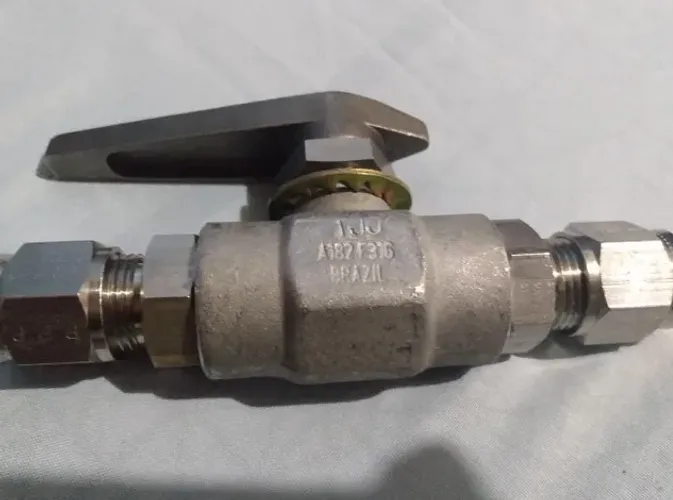 3 Válvulas inox parker 1/2" x 2500#