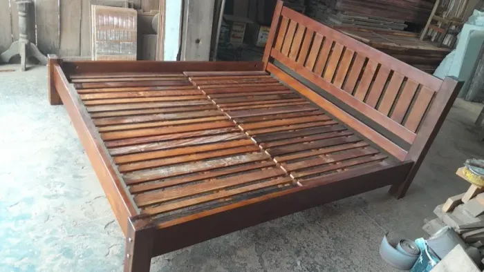 cama king size em madeira macica , super forte e muita qualidade no acabamento