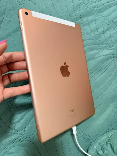 VENDO IPAD 7ªgeração 32g sem marcas de uso 