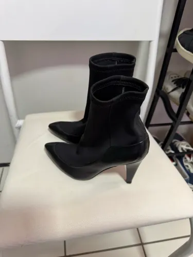 Calçados femininos Shutz e Tuffe Duek de Couro Nº35