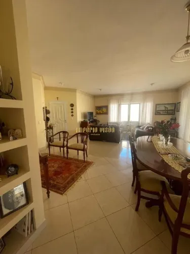Casa para locação com 3 Suítes, Cozinha, Quintal amplo e 8 vagas de garagem no bairro Vila