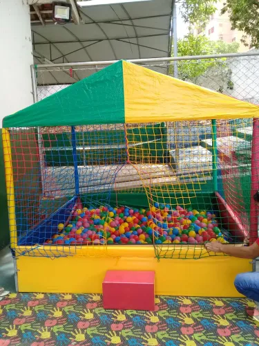 Vendo Piscina de bolinhas grande 2x2 mts 