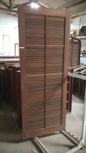 Porta são joao veneziana 82x210 itauba