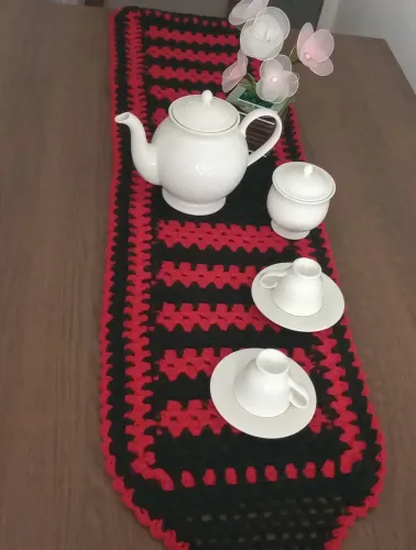 Caminho de Mesa e souplat Artesanal em Crochê