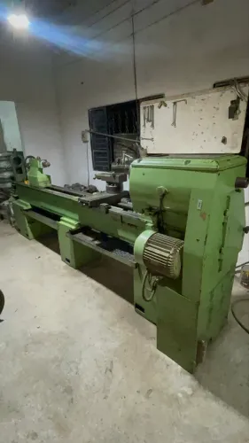 Torno , torneadora , ferramentas 