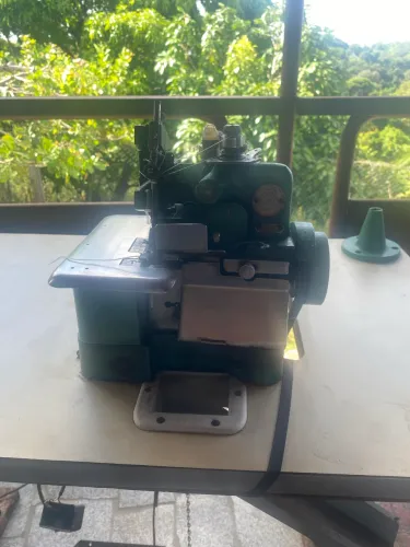 Máquina overloque pra vender logo, venha?.