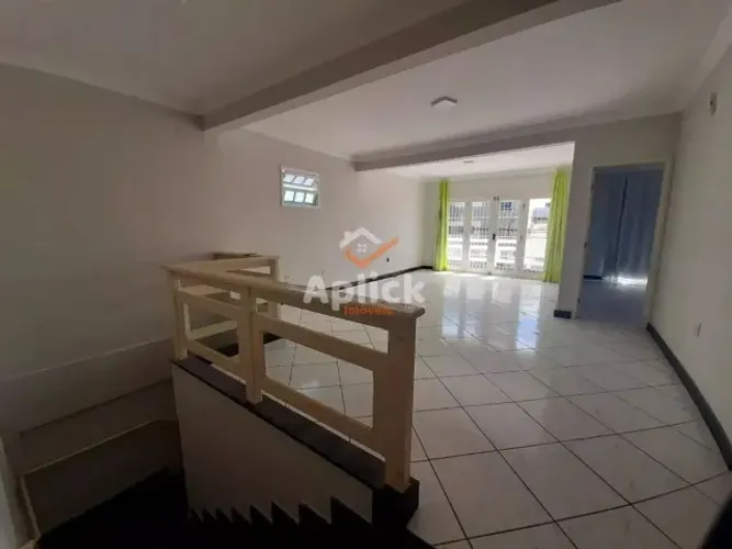 Casa com 3 dormitórios para alugar, 140 m² - Colina de Laranjeiras - Serra/ES