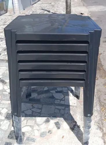 Mesa de plástico quadrada 70x70