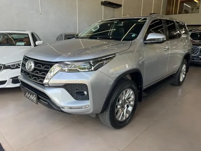 Toyota Hilux SW4 SRV 4X2 2.7 Flex 16V Aut. 2021