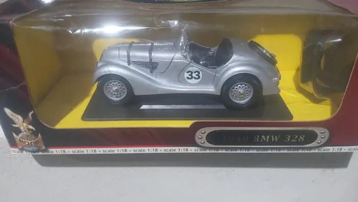miniatura bmw 328 de 1940 na escala 1/18