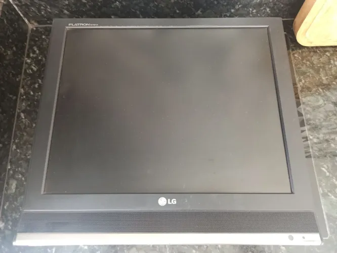 TV LG Flatron 19"