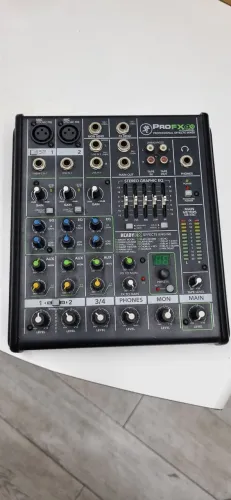Mesa de Som Profissional Mackie (Mixer) ProFX4 v2 - 4 canais