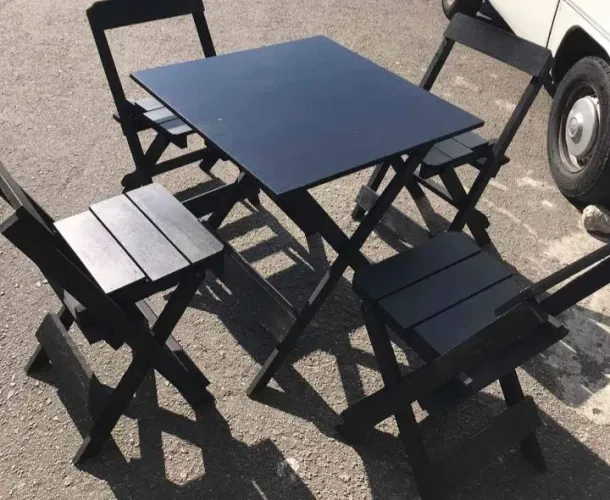 Conjunto todo preto Mesa 70x70 e 04 Cadeiras Dobráveis 