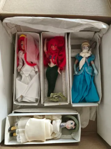 Conjunto de bonecas princesas da Disney em porcelana