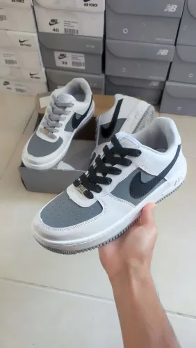 Nike Air Force 1 Cinza e Branco