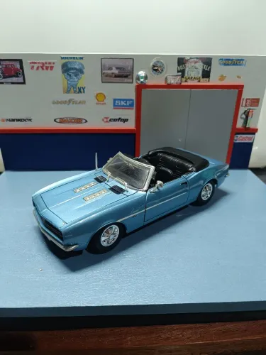 Miniatura 1:24 Camaro 68