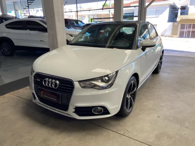 AUDI A1 SPORTBACK ATTRACTION 1.4 GASOLINA AUT 2013