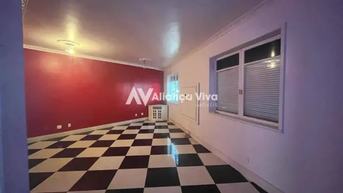 Catete | Casa 7 quartos, sendo 1 suite