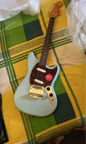 Squier Mustang 
